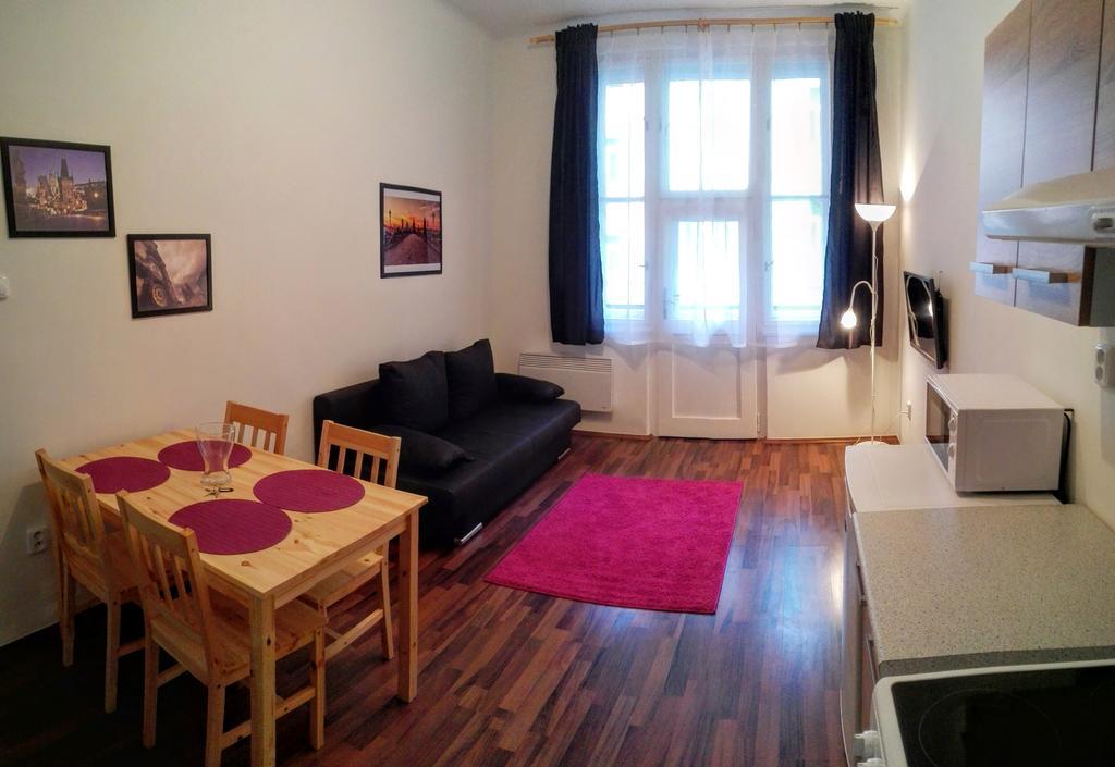 Jezerka Apartments Прага Экстерьер фото
