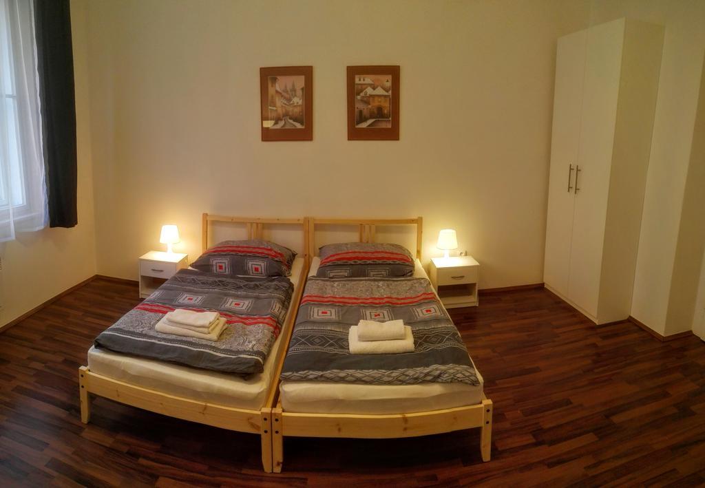 Jezerka Apartments Прага Экстерьер фото