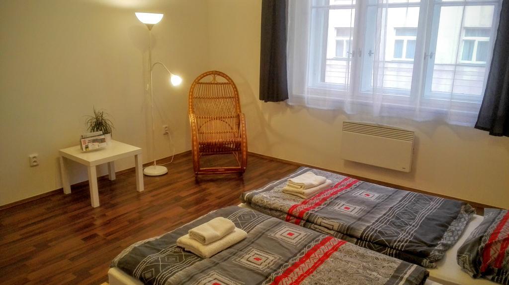 Jezerka Apartments Прага Экстерьер фото