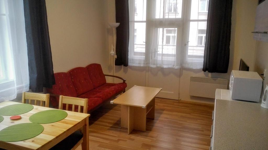 Jezerka Apartments Прага Экстерьер фото