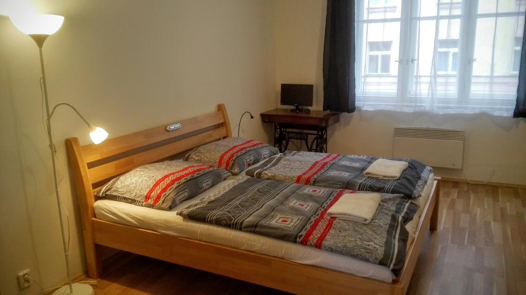 Jezerka Apartments Прага Экстерьер фото