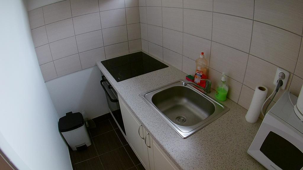 Jezerka Apartments Прага Экстерьер фото