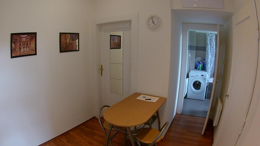 Jezerka Apartments Прага Экстерьер фото