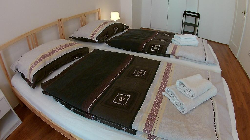Jezerka Apartments Прага Экстерьер фото