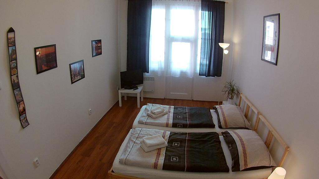 Jezerka Apartments Прага Экстерьер фото