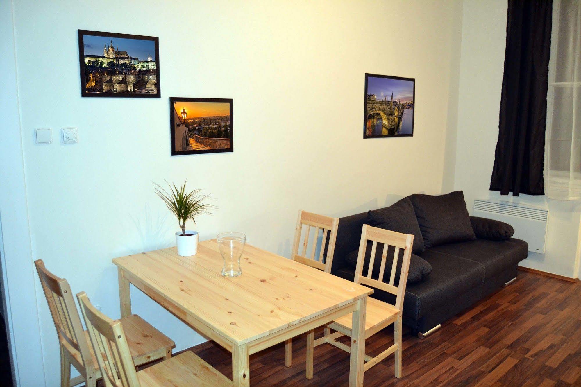 Jezerka Apartments Прага Экстерьер фото