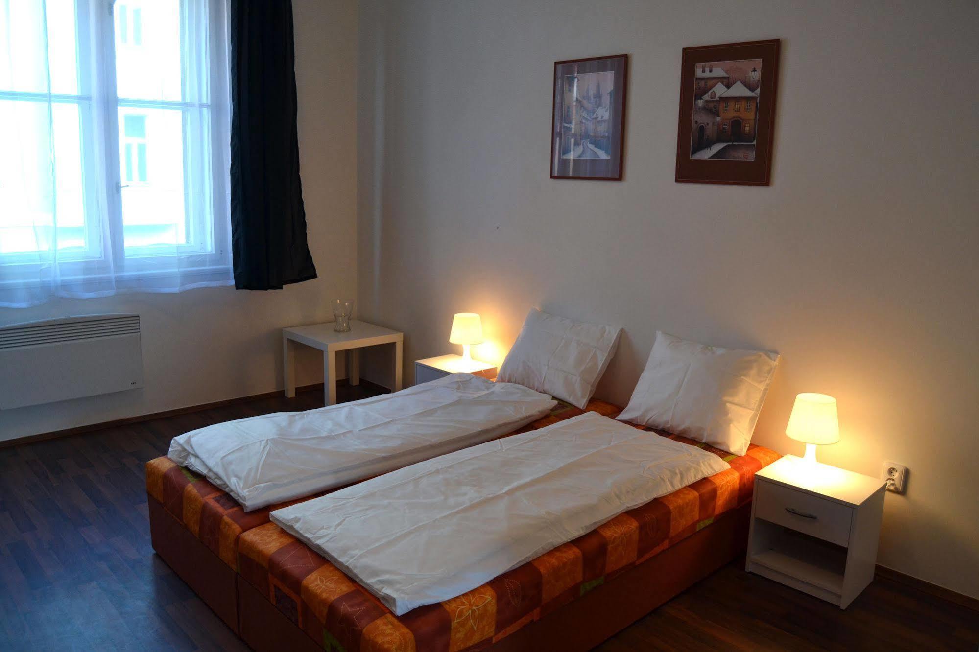 Jezerka Apartments Прага Экстерьер фото